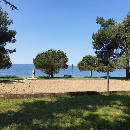 פארק נופש Family Pineta Novigrad Istria